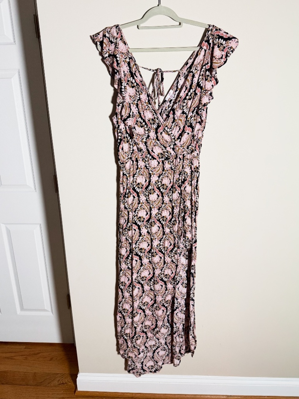 Xhilaration Floral Flutter Sleeve V-Neck Ruffle Walkthrough Maxi Romper